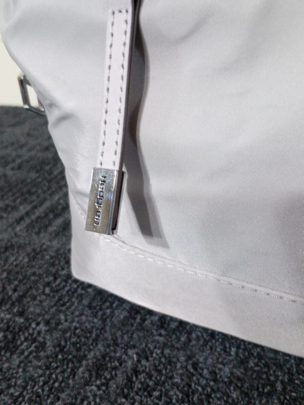 Light Gray Women's Tote with Front Zip Pocket - Hedgren - Picture 3 of 7